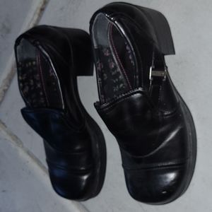 Black mudd clogs